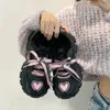 Chaussures de robe Y2K coréen décontracté rose coeur plate-forme noir sneaker mocassins athlétiques kawaii mignon tennis chunky sport baskets chaussure femmes 231216