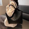 Borsa da donna alla moda e alla moda nella nuova borsa a griglia con diamanti ricamati, spalla singola, croce diagonale. Borse per ragazze louisianashop