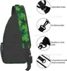 Ryggsäck St. Patrick's Day Clover Sling Väska för kvinnor män irländsk shamrock crossbody väskor avslappnad axel dagpack bröst