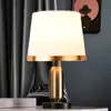 Novità Lampada da scrivania nordica vintage tipo corno per camera da letto comodino lampada da notte Paralume in tessuto decorazione domestica Lampada da terra a LED 231216