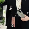 Bellissime custodie per telefoni iPhone 15 14 Pro Max Borsa a tracolla di alta qualità 18 17 16 15pro 14 Pro 13Pro 12pro 13 12 Custodia in pelle di marca YS di lusso con logo Scatola di imballaggio Ragazze Donna