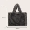 Sacs de soirée Hiver Fausse Fourrure Le sac fourre-tout pour femmes Sac à main en peluche Designer Marque Fluffy Laine Épaule Fourrure Bandoulière Messenger 231216