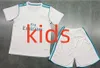 Retro Classic Real Kids Soccer Jerseys 2011 12 16 17 18 Benzema Marcelo Isco Nacho Carvajal Bale Sergio Ramos Madrid Ronaldo Enfants définit un maillot de football