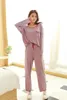 Pantaloni a due pezzi da donna Primavera 95% cotone Pigiama scava fuori per le donne Autunno Atoff Abbigliamento per la casa Abbigliamento per la casa ampio Manica lunga Sleepwearw Lounge