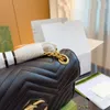 Torba na ramię w torbie marmonts łańcuch clamshell to torba luksusowa