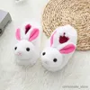 Slipper Fashion Toddler Girl Slippers Inomhus Winter Cartoon 3D Bunny Plush Warm Kid House Footwear Soft Rubber Sole Home Shoes Baby Artikel R231216