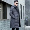 Piumini da uomo Parka 2024 Giacca invernale stile lungo di alta qualità 90% piumini d'anatra bianca da uomo da uomo caldo cappotto con cappuccio moda ispessito full size M-5XL 231215