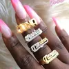 Anillos de boda Doremi Personalidad Hip Hop Anillo Mujeres Nombre personalizado Anillo para mujeres Hombres Oro Moda Punk Carta Anillo Regalo Joyería personalizada 231215