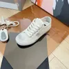 Nya modedesigner skor gyllene kvinnor super stjärna varumärke män casual release woman man lyx sko Italien sneakers paljett klassisk vit smutsig gör gammal casual sko spets upp