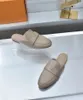 Plaj terlikleri bayan ayakkabılar tasarımcı ayakkabıları tembel düz terlik baotou flip floplar% 100 deri bayan slaytlar süet mektup kadın ayakkabıları cowhide metal sandalet boyutu 35-41-42