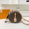 Klassisk mode runda axelväska med lås temperament crossbody väska med vacker förpackning presentförpackning 22*7*20 20