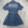 Robes de travail designer de luxeNouvelle robe à revers en denim Jacquard avec ceinture bleue lavée en tissu sergé N1SS