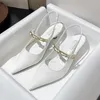 Sandali Mary Jane da donna 2023 moda primaverile scarpe a punta con bocca bassa catena tacchi sottili sexy alti