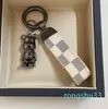 Keychains björn design mångsidig mode fritid män kvinnor väska pendelltillbehör bra trevligt