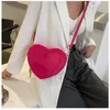 Torby wieczorowe torebki Crossbody Cute brzoskwiniowe torebki w kształcie serca Trendy moda prosta zachodnia styl dla kobiet 231216