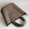 Tygväskan 10A Designer Handväska Cross Body Bag For Women Luxurys Basket Pochette Shoulder Bag Strap Mens Top Handle Brown Quilted Leather Clutch Travel Bucket 2024