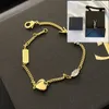 Högkvalitativ kvinnors armband designer guldpläterad klassisk brevkedja armband modestil perfekt kärlek gåva armband med butik smycken grossist
