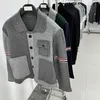 正しいバージョン23FW TB秋/冬の新しい多用途のファッションとカジュアルヘビー業界のカラーブロックフリップカラージャケットニットウェアトレンド