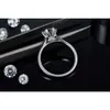 Bijoux personnalisés haut de gamme Brilliant Cut Moissanite Diamond Sier Ring VVS Anneau de fiançailles pour les femmes