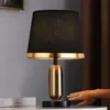 Noviteiten Scandinavische vintage hoorntype bureaulamp voor slaapkamer nachtkastje nachtlampje Stoffen lampenkap woondecoratie LED staande lamp 231216