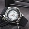 Tasarımcı Breit Watches Erkekler Lüks Saatler En İyi İzle Yeni Yüzyıl Eski Kuvars Kauçuk 1884 Modaya İzle Küçük Üst düzey En Kalite Lüks Saatler Moda Accessoriq