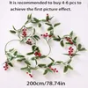 Kwiaty dekoracyjne Holly Leaf Christmas Garland 2M Czerwone Berries Sztuczne zieleń jedwabny sztuczny faux