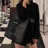 حقيبة تسوق شاطئ Straw Beach Womens Mens Triangle Bag Lage Summer Weave Haction Handbags Designer Tote Fashion Partes Pags