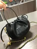 Sac Fu à caractère chinois en cuir souple, sac à bandoulière avec chaîne en cuir souple, sacs féeriques assortis avec tout, nuage plissé Portable français Simple