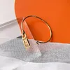 Bracelet de créateur avec boîte d'emballage pour femmes, bracelet de mariage, bijoux de noël, anniversaire, cadeau d'amour, bijoux de haute qualité, cadeau en gros