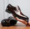 Scarpe eleganti Classiche da uomo Oxford Scarpe da sposa stringate Ufficio d'affari formale per uomo che guida Zapatillas De Hombre di grandi dimensioni