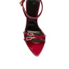 Сандалии 2023Европейская мода, красные лакированные кожаные летние туфли на высоком каблуке 9,5 см для выпускного вечера, шикарный ремешок на щиколотке, черные сандалии Femmes