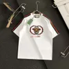 24SS Summer Designer Men's Polo Shirt Bekväm bomull Lyxig varumärkesdesigner T-shirt Cartoon Bildbrev Tryck Löst herr T-shirt