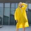 Raincoats 2st utomhus engångsregn Raincoat Emergency Poncho Riding Adult Men and Women's Tourist Rainprocess