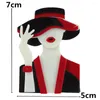 Broches créatives pour femmes, costume noir et rouge, broche de chapeau pour femmes, Badges de personnalité en résine acrylique, épingles à revers, bijoux à la mode