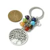Porte-clés 15pcs groupe de pierre colorée charmes arbre de vie pendentif porte-clés pour femmes hommes sac de yoga porte-clés bijoux