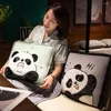 Coperte 180 cm Ufficio Pisolino Coperta Panda Cuscino per animali Morbido peluche personalizzato all'ingrosso 2 in 1 Flanella di corallo