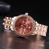 Kvinnor tittar på falska tre ögon Geneva Steel Ring Watch With Diamond Set Gold Women 40mm Quartz Alloy Watch Designer Watch Women