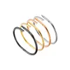 Klassieke liefde nagelarmband ontwerper sieraden 2024 modeontwerper hoogwaardige luxe armband voor mannen sieraden ontwerper voor dames sieraden