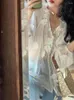 Blusas de mujer dulce perspectiva de mujer camisa delgada manga de linterna parche de flores de moda Blusas de un solo pecho sueltas 2023 Tops de verano X123