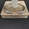 Bangle 5mm Hook Twisted Wire Buckle Armband i Sterling Silver med 14K Yellow Plated