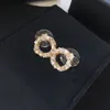 Orecchini di diamanti di nuovo design per orecchini di fascino di perle da donna Fornitura di gioielli con orecchini in argento con ago S925