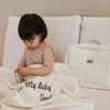 Couvertures Nom personnalisé imprimé couverture de gaze de bébé personnalisé serviette de bain pour enfants maternelle déjeuner climatisation couette