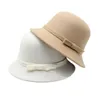 Basker Autumn and Winter Women Fedoras Hats Dome Top Caps för kvinnlig ullpolyester 56-58 cm små randen enkla remmar elegant dam