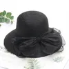Basker hatt brudparty klänning brittisk kvinnors mössa bröllop fascinator te baseball caps kvinnor breda brim