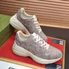 Designer skor casual skor rhyton sneakers multicolor mens kvinnor vintage chaussures plattform sneakers beige män tränare dam läder sko sneaker storlek 35-45