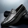 Klänningskor MENS SLIP ON MAN MOCKASINS HÄRS LOAFERS äkta läder Summer Men loafer lägenheter som kör formell