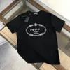 メンズデザイナーTシャツ男Tシャツ女性シャツティーファッショナブルなレタープリントトップメンズ服を着たシンプルな黒の半袖コットンTシャツ