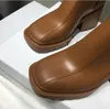 6004 LUXURYS Projektanci Kobiety deszczowe buty w stylu Anglii Wodoodporny Welly Pvc Water Rains Shoe Zipper Vintage Square Head Buty Masowe kolana Martin But