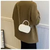 イブニングバッグチェーンチェーンショルダーPUテープ女性販売2024高品質のソリッドハンドバッグ縫製スレッドクロスボディボルサ