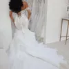 Superbe robe de mariée trompette de luxe, col en cœur, épaules dénudées, dos froncé, sans manches, avec des appliques en dentelle, en tulle, à plusieurs niveaux, 2024